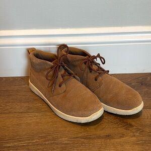 Boys Ugg Treadlite Boot. Size 2